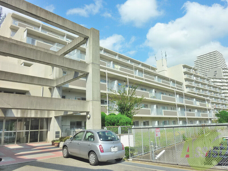 建物外観　鉄筋コンクリートなので頑丈でキレイでオシャレな外観です