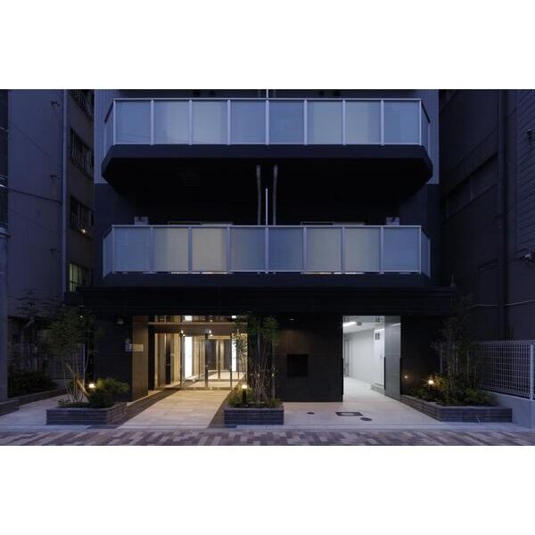 エントランス　落ち着いたエントランスです