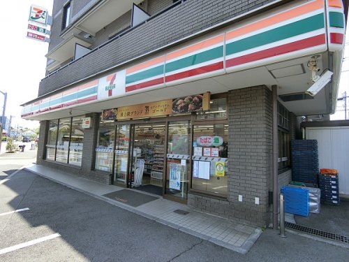 コンビニ　セブンイレブン 三鷹消研前店（コンビニ）まで126m