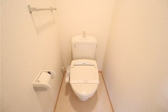 トイレ　温水洗浄暖房便座