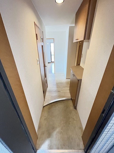玄関　収納もある玄関です