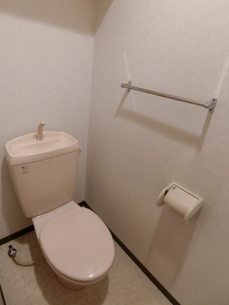 トイレ　別部屋の写真