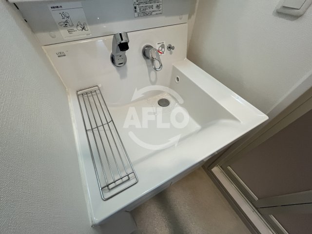 洗面設備　エステムコート新?阪Xザ?ゲート　洗面台