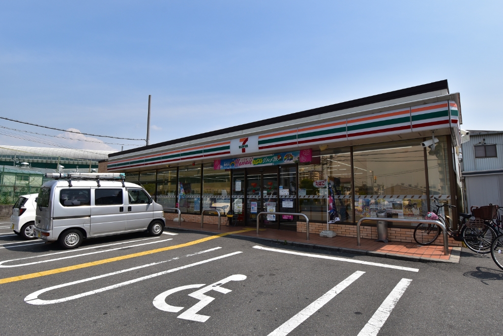 コンビニ　セブンイレブン 寝屋川萱島東3丁目店（コンビニ）まで783m