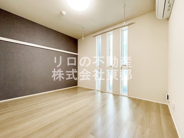 その他部屋・スペース　アクセントクロス仕様で、お部屋をオシャレに演出してくれます♪