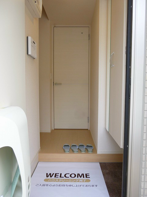 玄関　画像は101号室です（参考）