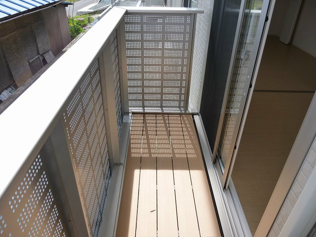 バルコニー　画像は101号室です（参考）