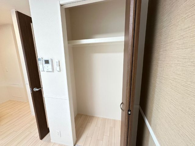 セキュリティ　モニター画面付き