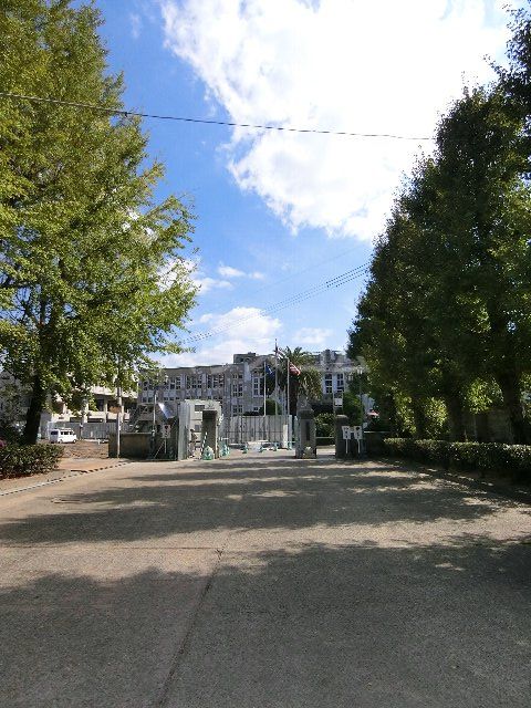 高校・高専　福岡県立福岡高等学校（高校・高専）まで554m