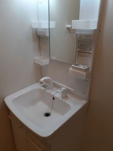 洗面設備　独立洗面台です