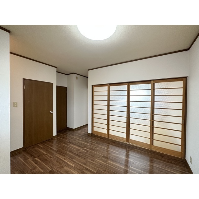 居室・リビング　同タイプの部屋の写真です