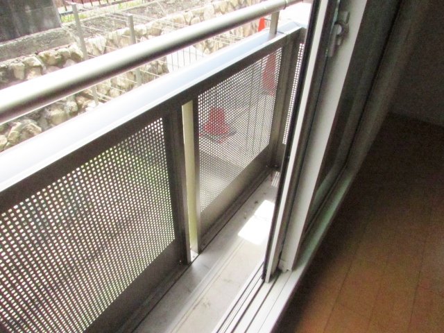 バルコニー　暖かな日差しのふりそそぐバルコニー