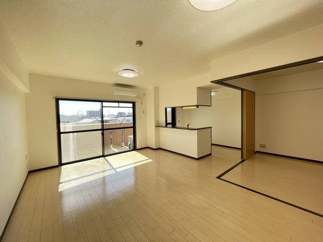 居室・リビング　※同タイプのお部屋の写真です。