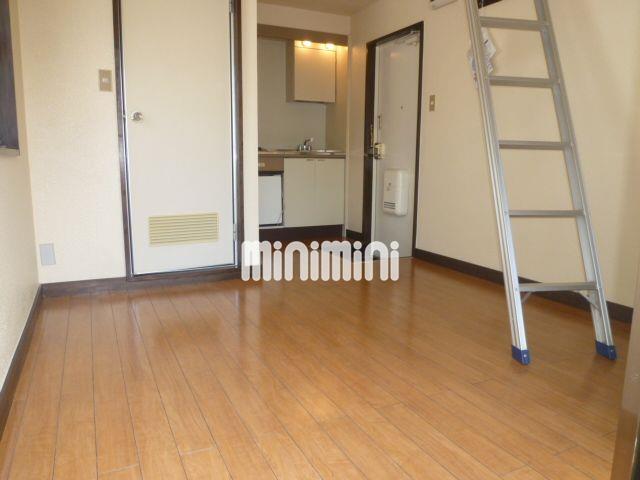 その他部屋・スペース　ベランダ側から見た居室