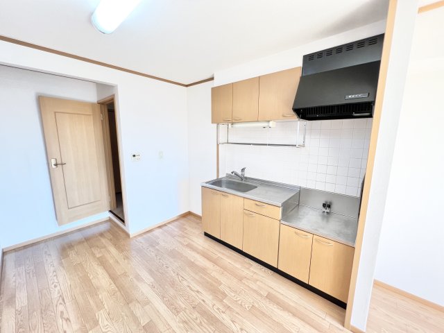 キッチン　※別部屋参考写真
