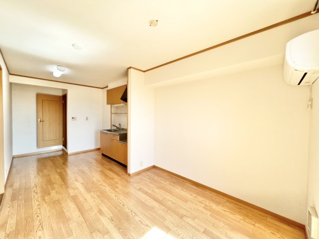 居室・リビング　※別部屋参考写真