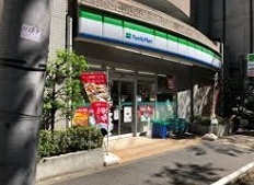 コンビニ　ファミリーマート 板橋駅桜通り店（コンビニ）まで251m