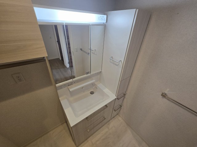 洗面設備　使いやすい洗面所です