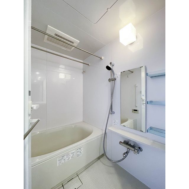 バス・シャワールーム　写真は同タイプ住居です。
