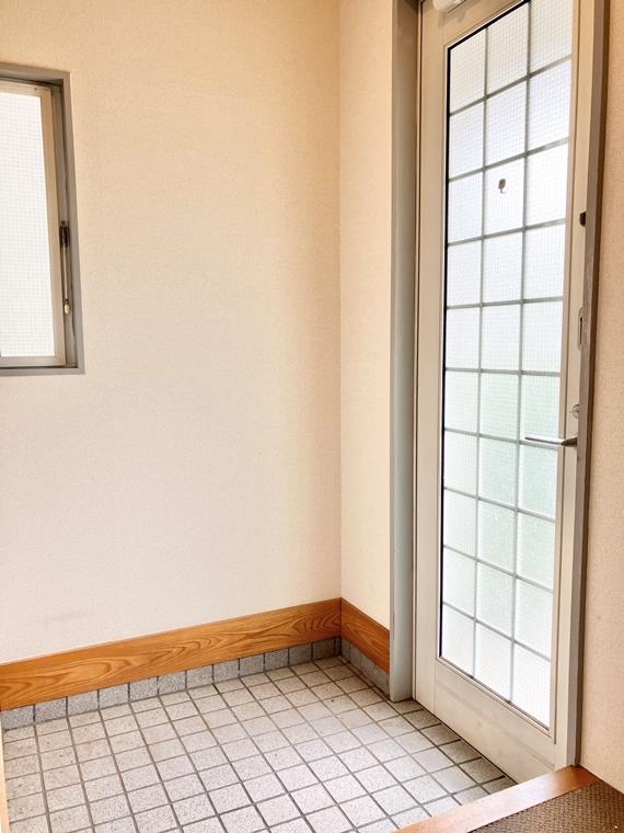 玄関　落ち着いた玄関です