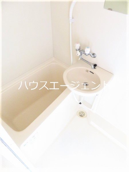 バス・シャワールーム　ピカピカのお風呂で気持ち良いです！※参考画像