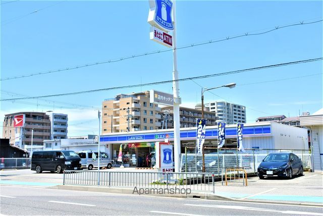 コンビニ　ローソン（コンビニ）まで530m