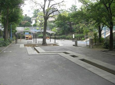 公園　若葉公園（公園）まで311m