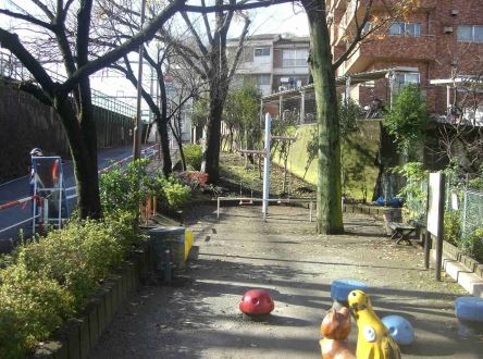 公園　出羽坂児童遊園（公園）まで274m