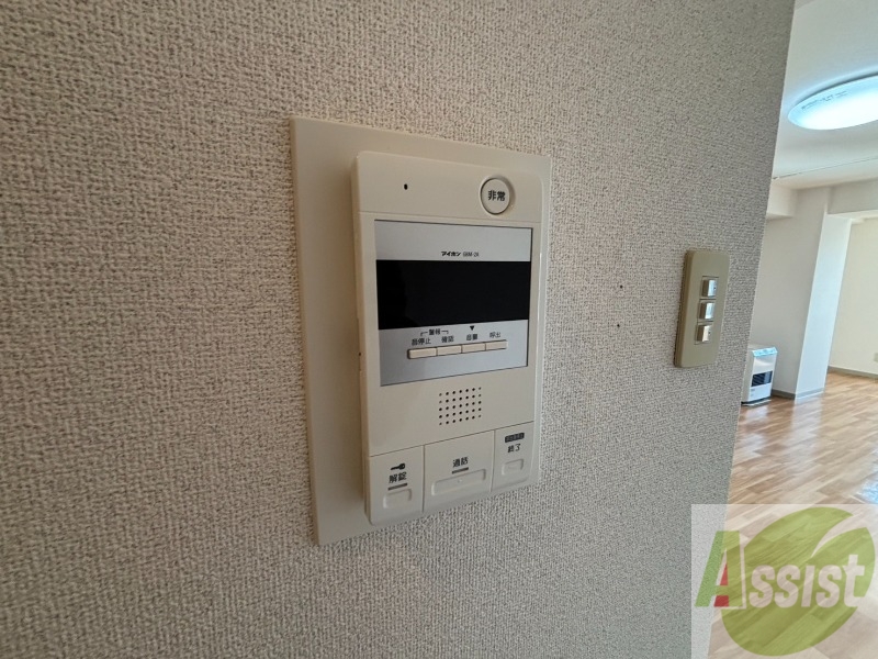 セキュリティ　ＴＶモニター付インターホンです。来客者の顔が見えるので安心！