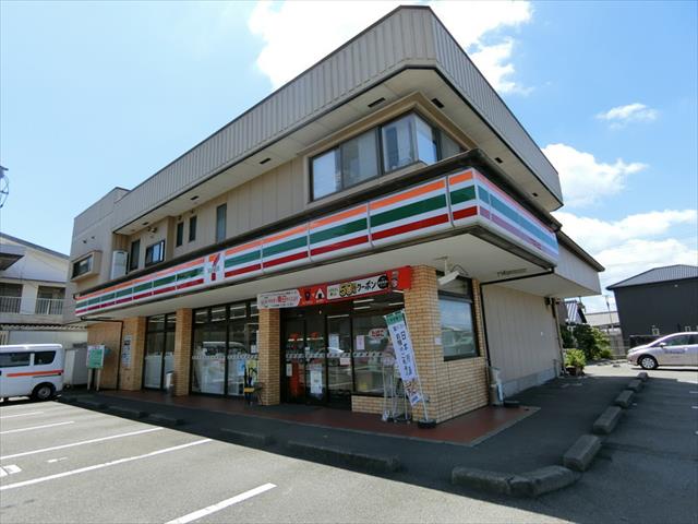 コンビニ　セブンイレブン（コンビニ）まで380m