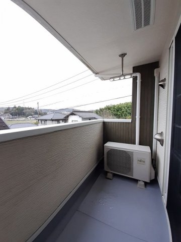 バルコニー　陽当たり良好なバルコニーです