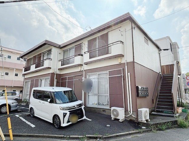 建物外観　駐車場