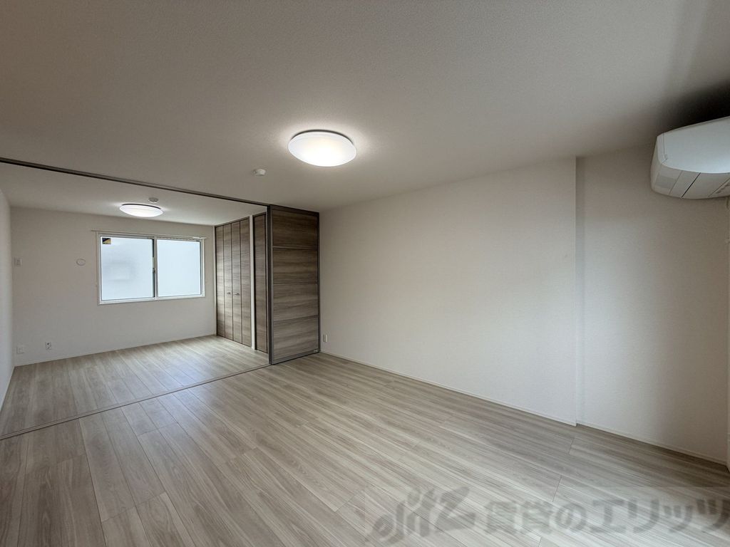 D-residence南茨木IIの居間写真