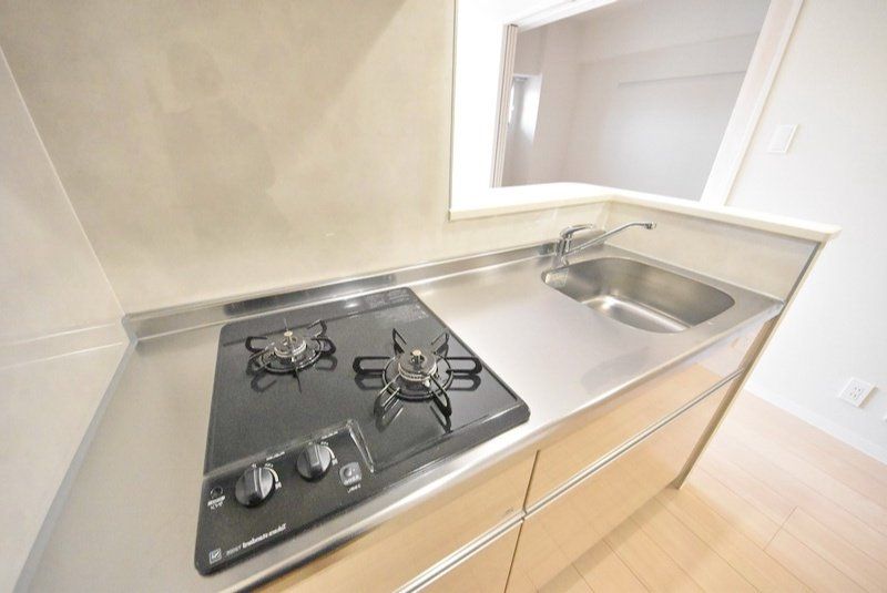 キッチン　当該物件が建築中の為、同型物件の写真を使用しております。