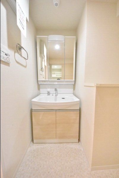 洗面設備　当該物件が建築中の為、同型物件の写真を使用しております。