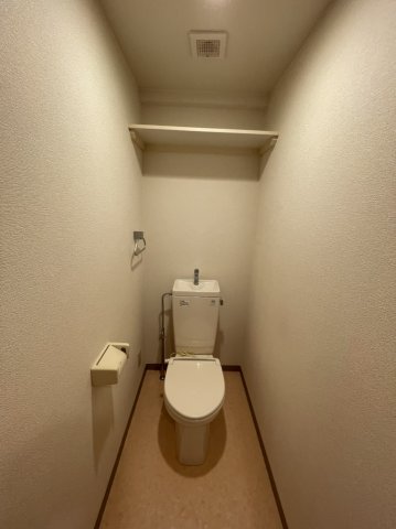 トイレ　別部屋写真です。