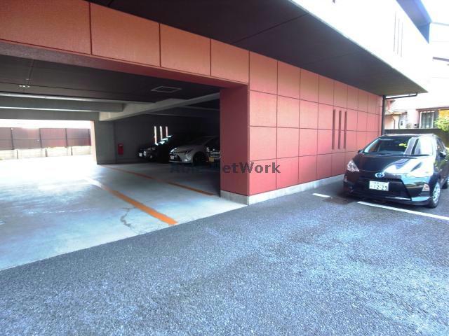 駐車場　駐車場