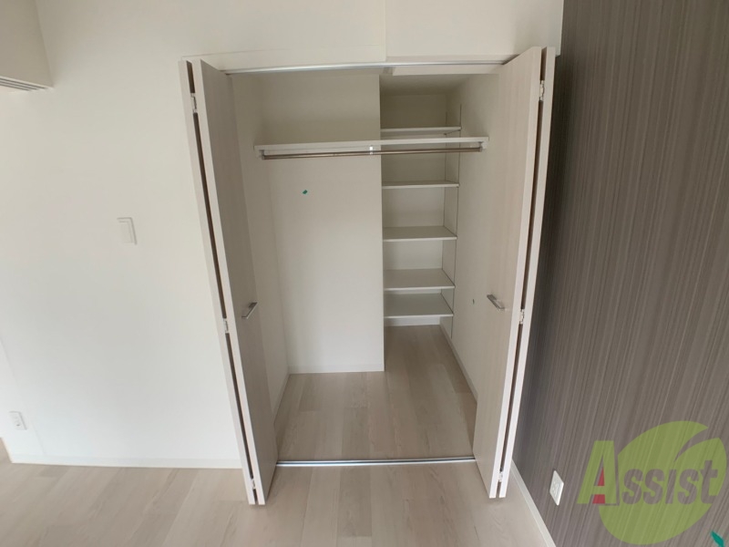収納　寝室の収納です。部屋がすっきり片付きます。