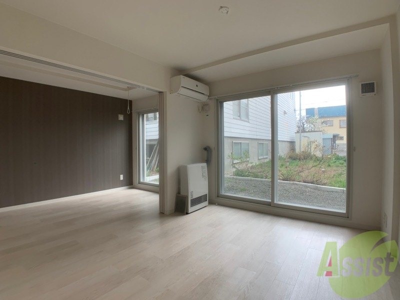 居室・リビング　広くてキレイなお部屋が広がっていて、充実した生活が送れそう。