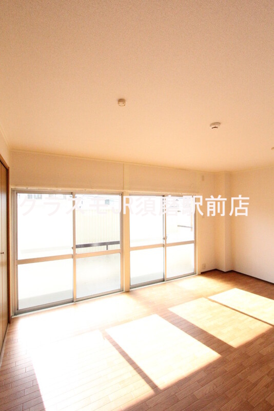 居室・リビング　日当たり良好のお部屋です
