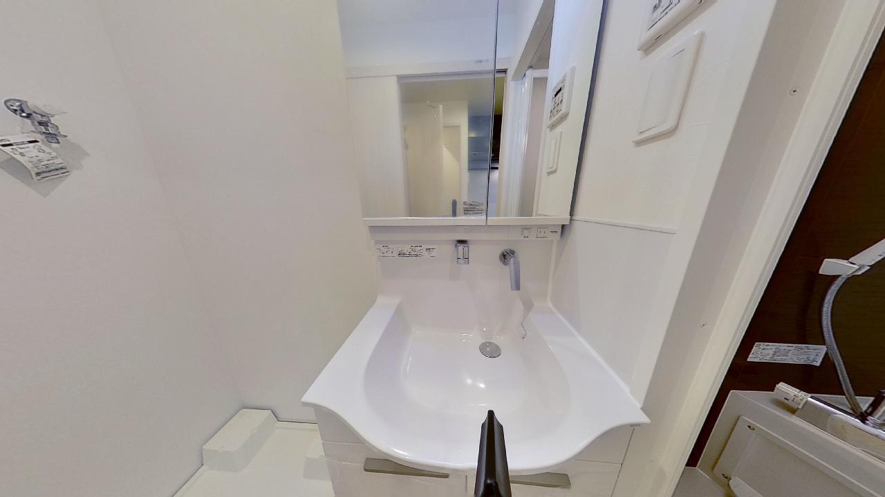洗面設備　写真は反転タイプのものです。