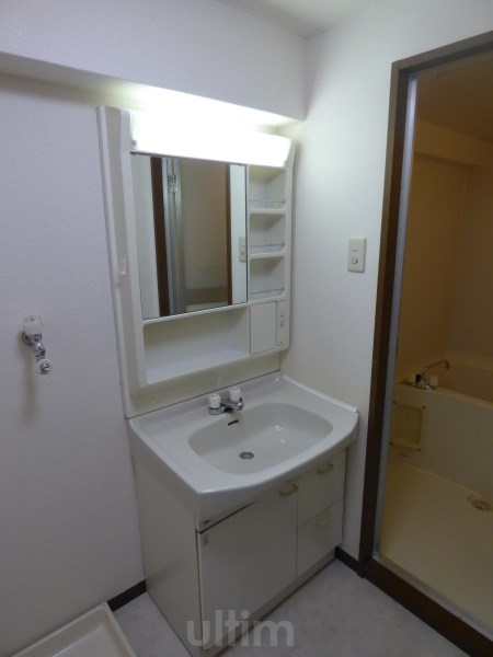 洗面設備　※同タイプの他のお部屋です