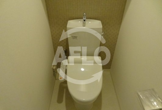 トイレ　クレヴィア大阪福島　温水洗洗浄便座