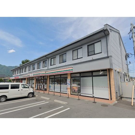 コンビニ　セブンイレブン上田千曲高校前店（コンビニ）まで657m