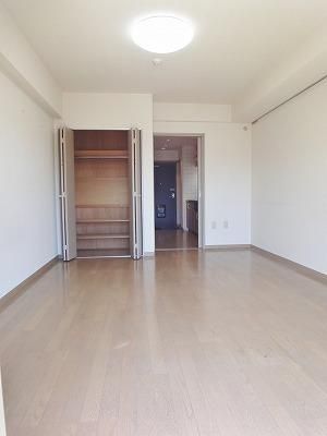 その他部屋・スペース　★採光で明るい洋室７帖★