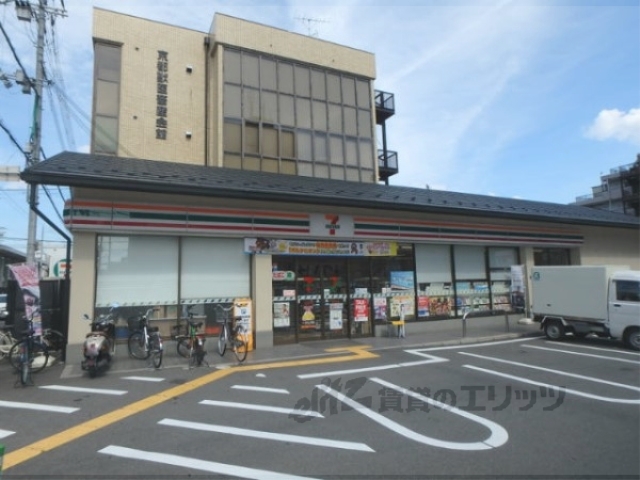 コンビニ　セブンイレブン西大路花屋町店（コンビニ）まで60m