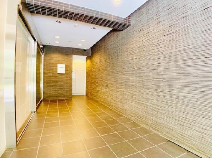 東急田園都市線 三軒茶屋駅 徒歩2分 5階建 築20年の外観写真