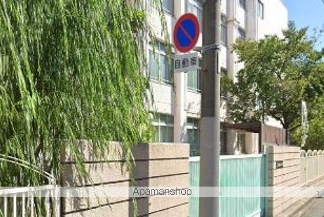 小学校　北鶴橋小学校（小学校）まで818m