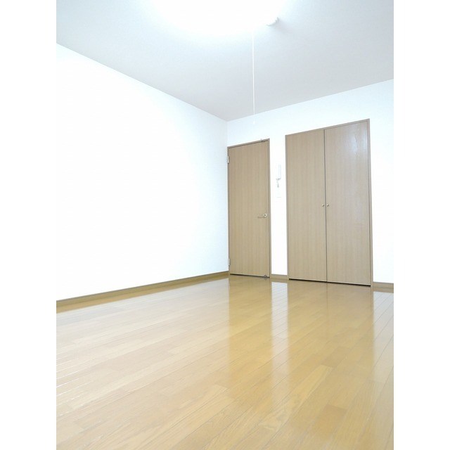 居室・リビング　フローリング仕様の綺麗なお部屋です。