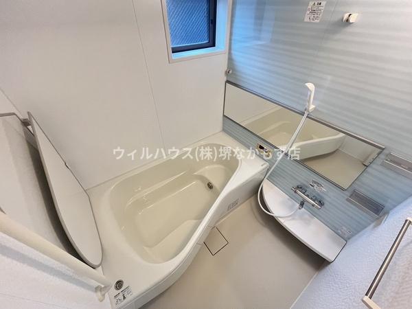 バス・シャワールーム　大型浴槽！追い焚き付き！